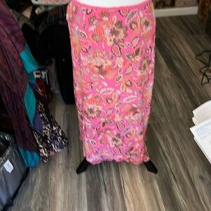 Beautiful paisley skirt, dusty rose with brown color